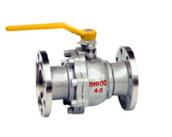 �������y